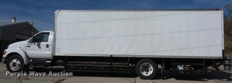 image for item L4413 2008 Ford F650 Super Duty box truck
