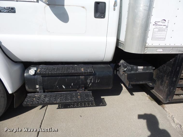 image for item L4413 2008 Ford F650 Super Duty box truck