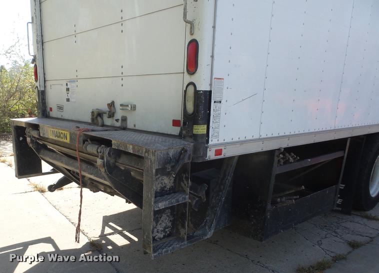 image for item L4413 2008 Ford F650 Super Duty box truck