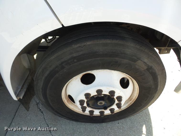 image for item L4413 2008 Ford F650 Super Duty box truck