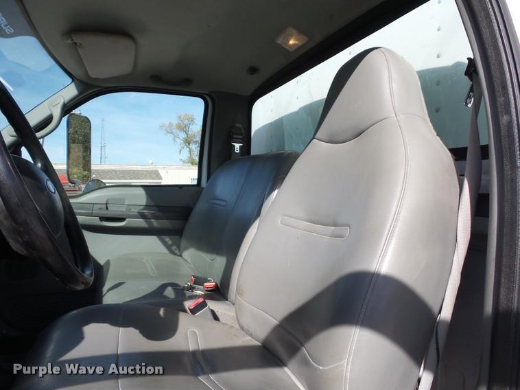 image for item L4413 2008 Ford F650 Super Duty box truck