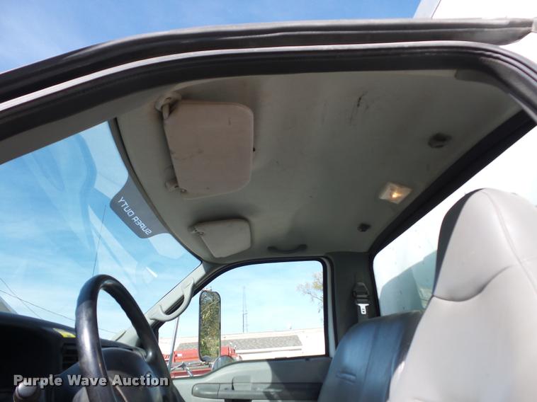 image for item L4413 2008 Ford F650 Super Duty box truck
