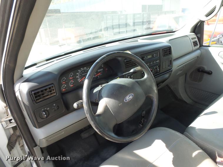 image for item L4413 2008 Ford F650 Super Duty box truck