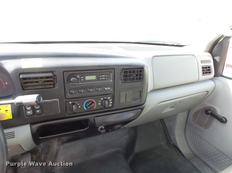 image for item L4413 2008 Ford F650 Super Duty box truck