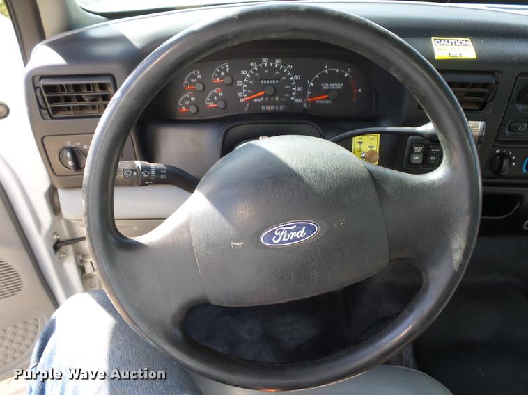 image for item L4413 2008 Ford F650 Super Duty box truck