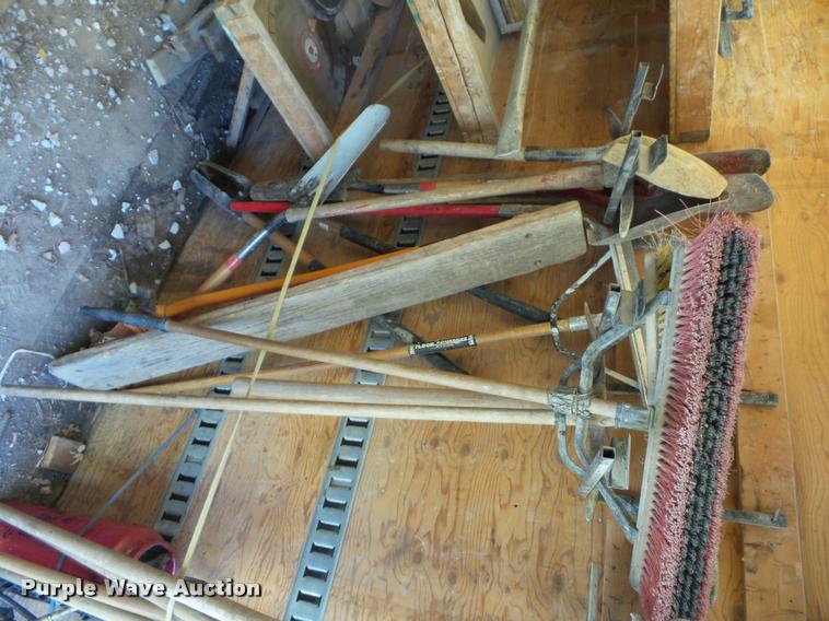 image for item L4413 2008 Ford F650 Super Duty box truck