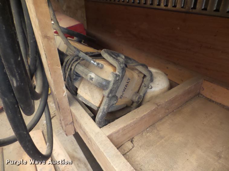 image for item L4413 2008 Ford F650 Super Duty box truck