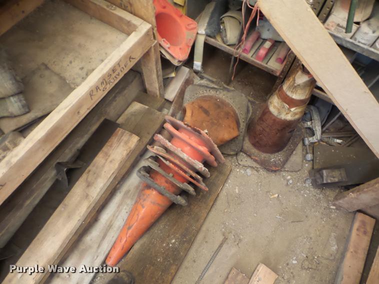 image for item L4413 2008 Ford F650 Super Duty box truck