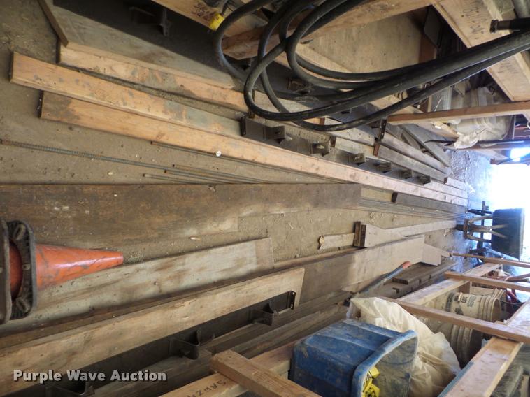 image for item L4413 2008 Ford F650 Super Duty box truck