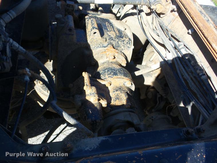 image for item AG9336 1999 Mack CH613 truck cab and chassis