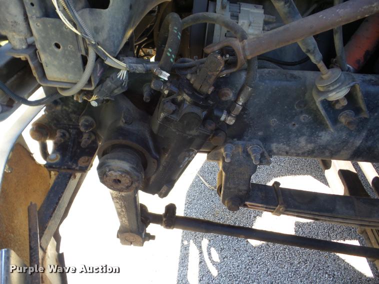 image for item AG9336 1999 Mack CH613 truck cab and chassis