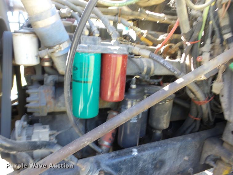 image for item AG9336 1999 Mack CH613 truck cab and chassis