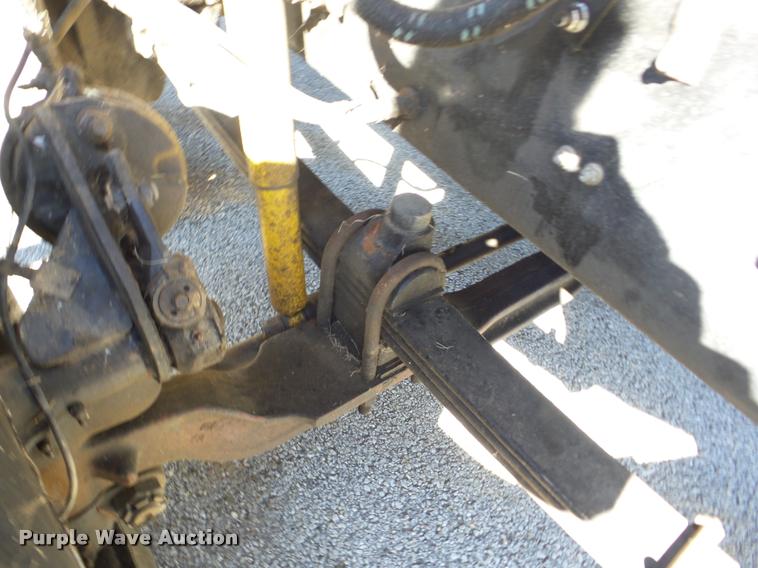 image for item AG9336 1999 Mack CH613 truck cab and chassis