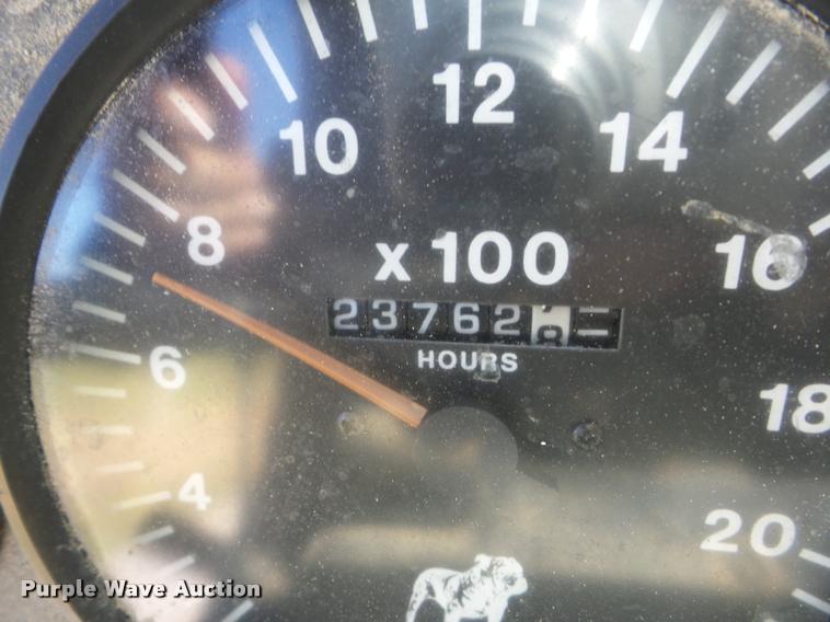 image for item AG9336 1999 Mack CH613 truck cab and chassis