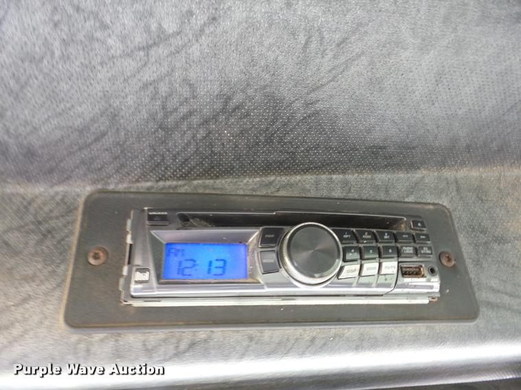 image for item AG9336 1999 Mack CH613 truck cab and chassis