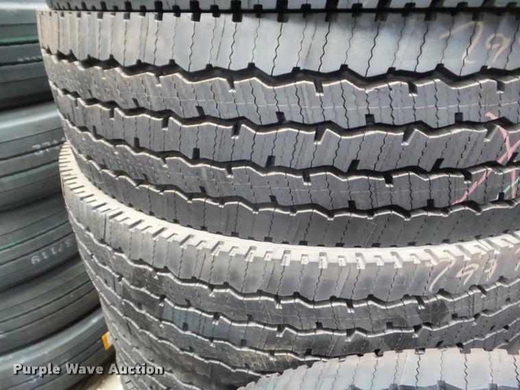 image for item AP9624 (8) Michelin X Multi Energy D 11R24.5 tires