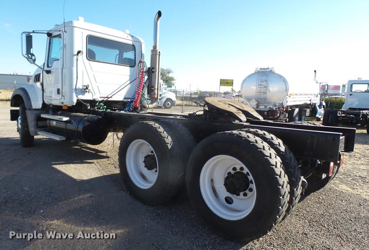 image for item BJ9312 2007 Mack CTP713 semi truck