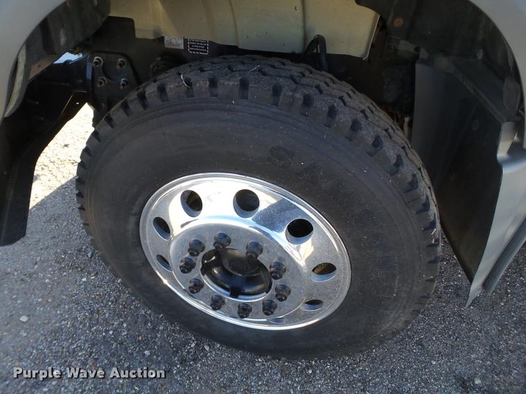 image for item BJ9312 2007 Mack CTP713 semi truck