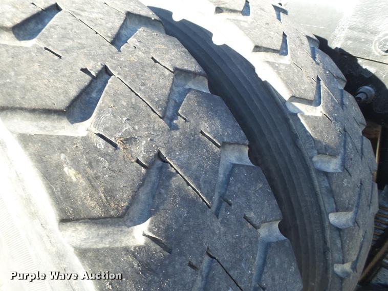 image for item BJ9312 2007 Mack CTP713 semi truck