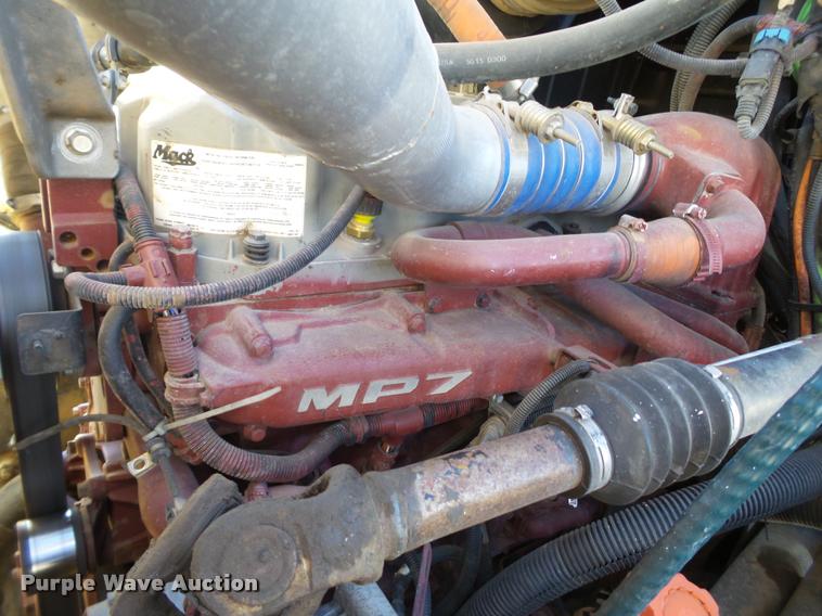 image for item BJ9312 2007 Mack CTP713 semi truck