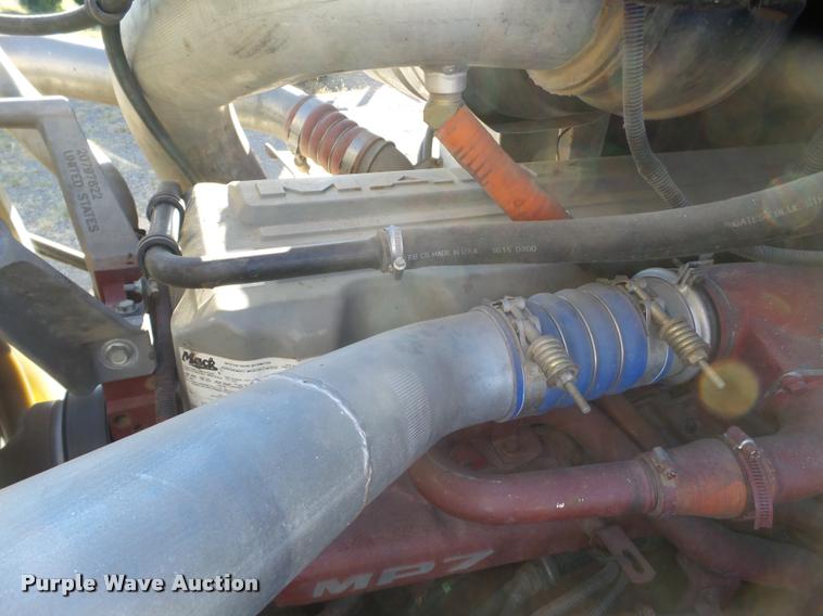 image for item BJ9312 2007 Mack CTP713 semi truck