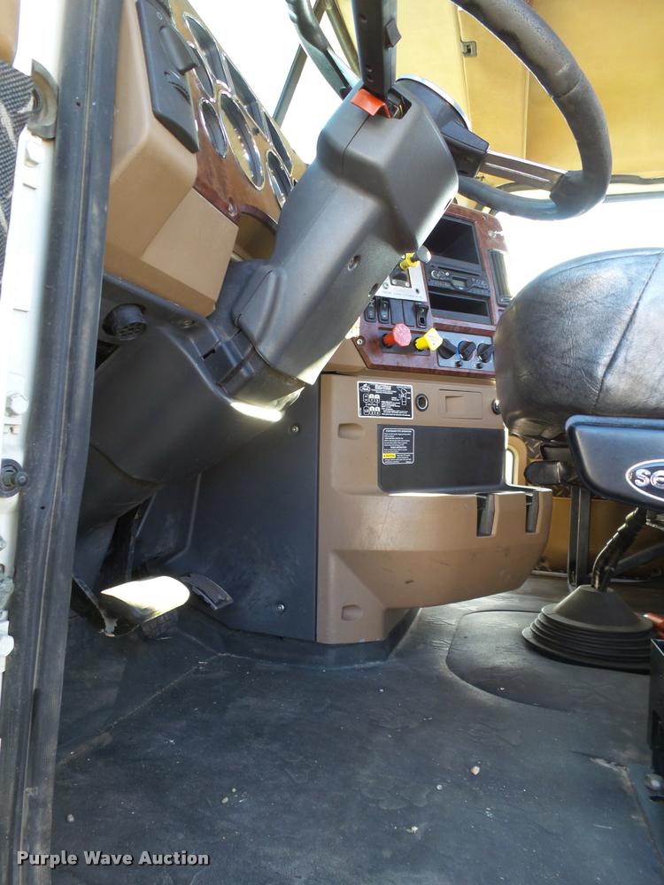 image for item BJ9312 2007 Mack CTP713 semi truck