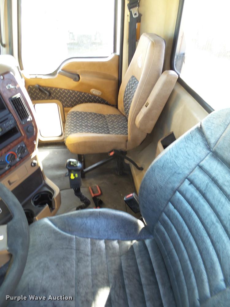 image for item BJ9312 2007 Mack CTP713 semi truck