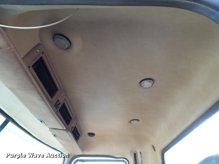 image for item BJ9312 2007 Mack CTP713 semi truck