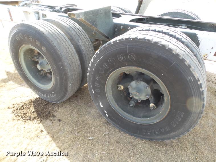 image for item BZ9220 1983 Mack DM492S truck cab and chassis