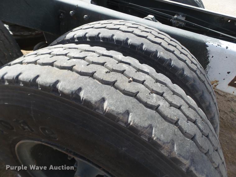 image for item BZ9220 1983 Mack DM492S truck cab and chassis