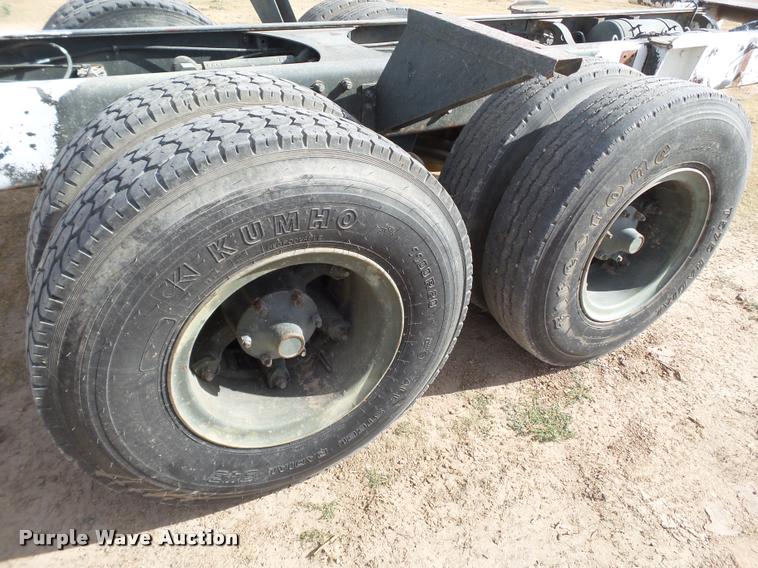 image for item BZ9220 1983 Mack DM492S truck cab and chassis