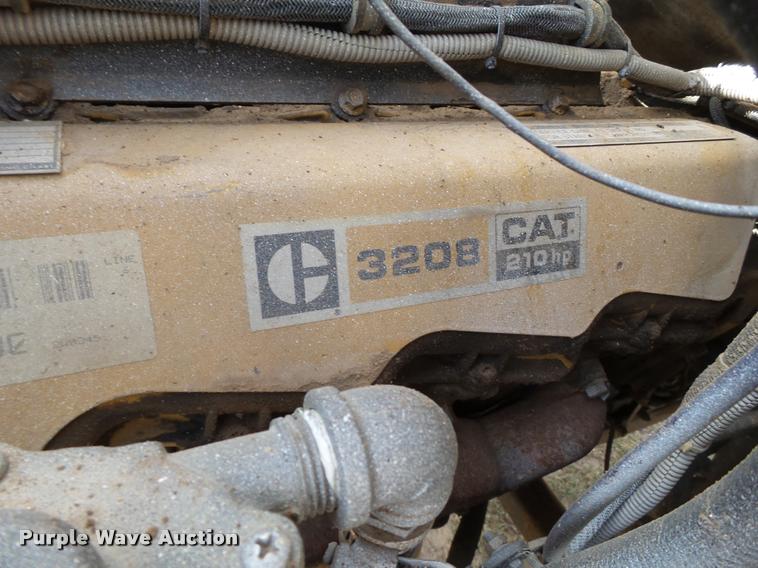 image for item BZ9220 1983 Mack DM492S truck cab and chassis