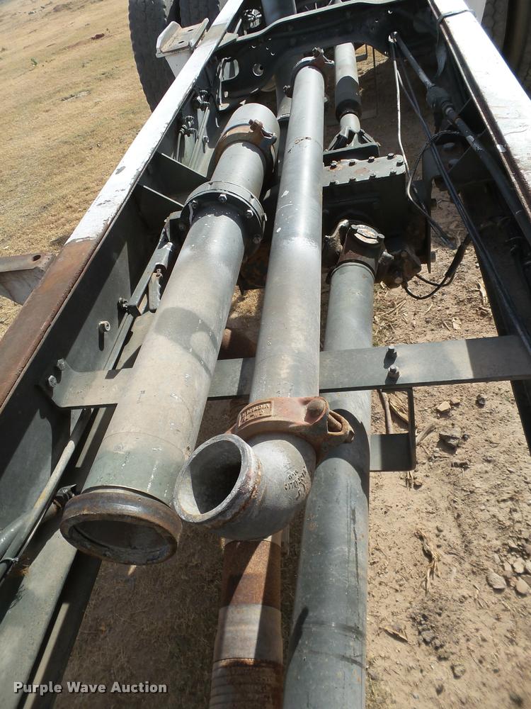 image for item BZ9220 1983 Mack DM492S truck cab and chassis