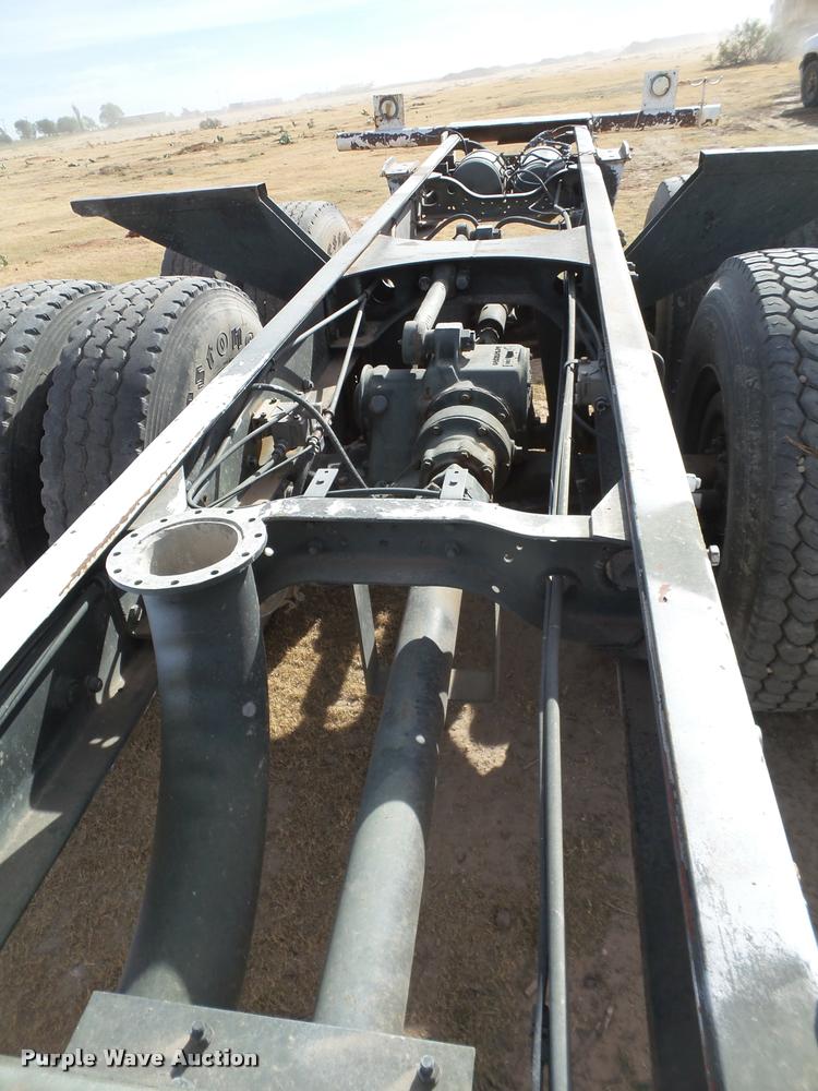 image for item BZ9220 1983 Mack DM492S truck cab and chassis