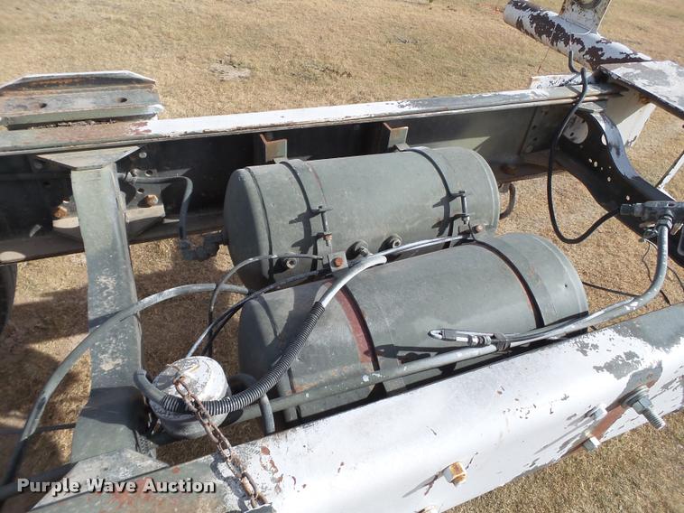 image for item BZ9220 1983 Mack DM492S truck cab and chassis