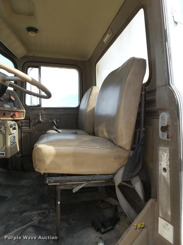 image for item BZ9220 1983 Mack DM492S truck cab and chassis