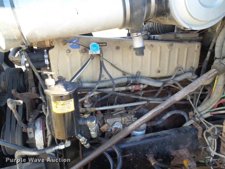 image for item BZ9906 1986 Freightliner semi truck