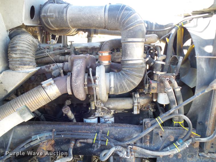 image for item BZ9906 1986 Freightliner semi truck