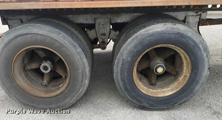 image for item F1428 1985 Brae dry van trailer