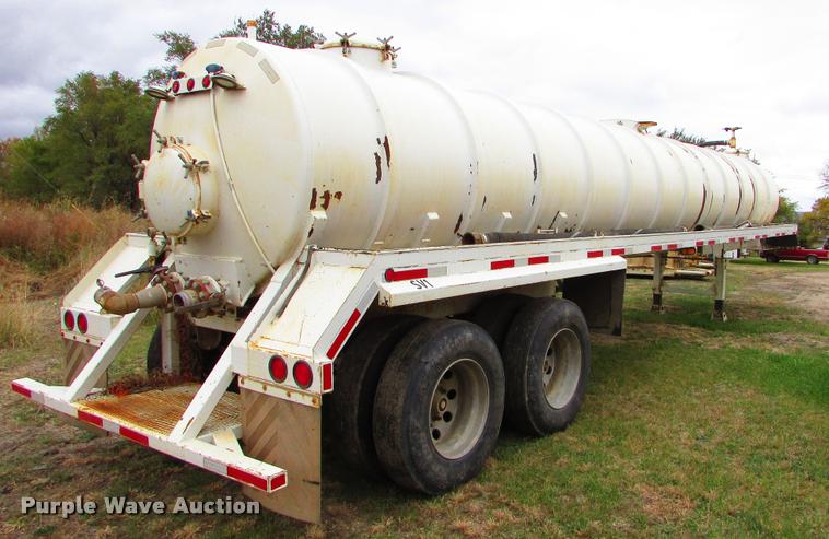 image for item J1626 2012 Western VT130 vacuum tank trailer