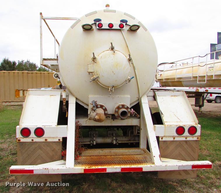 image for item J1626 2012 Western VT130 vacuum tank trailer