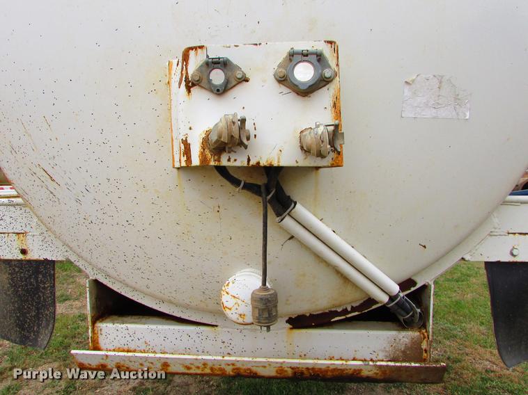 image for item J1626 2012 Western VT130 vacuum tank trailer