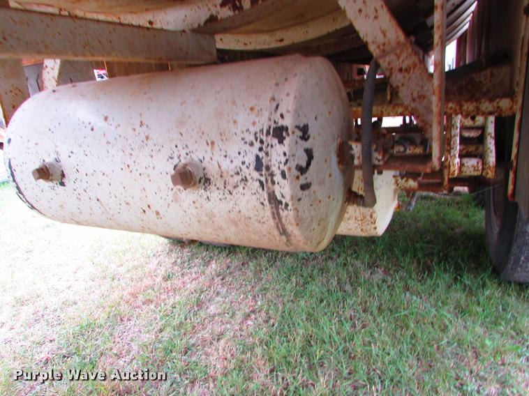 image for item J1626 2012 Western VT130 vacuum tank trailer