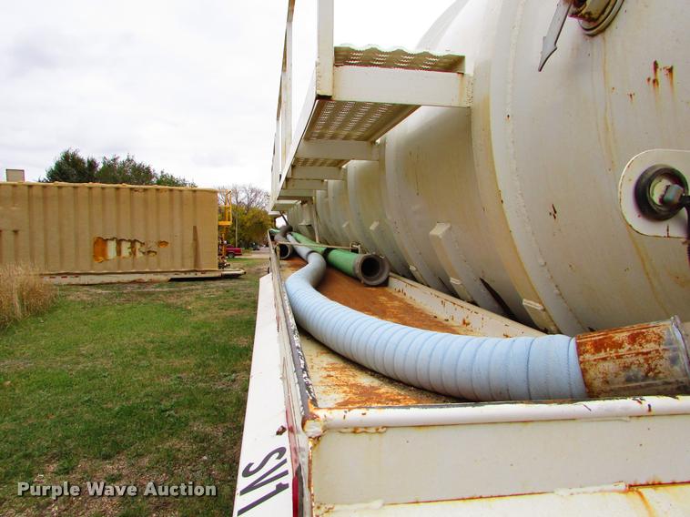 image for item J1626 2012 Western VT130 vacuum tank trailer