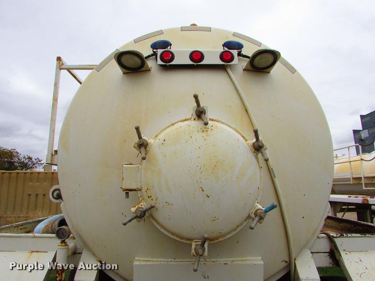 image for item J1626 2012 Western VT130 vacuum tank trailer