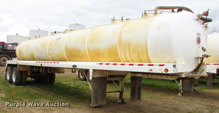 image for item J1627 2012 Dragon 130B vacuum tank trailer
