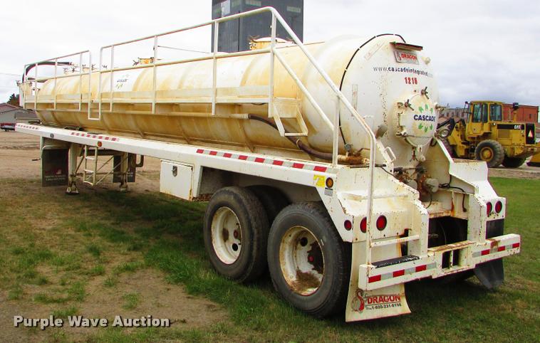 image for item J1627 2012 Dragon 130B vacuum tank trailer