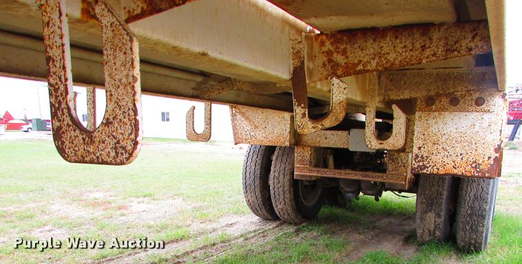 image for item J1627 2012 Dragon 130B vacuum tank trailer