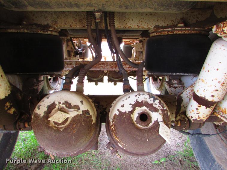 image for item J1627 2012 Dragon 130B vacuum tank trailer