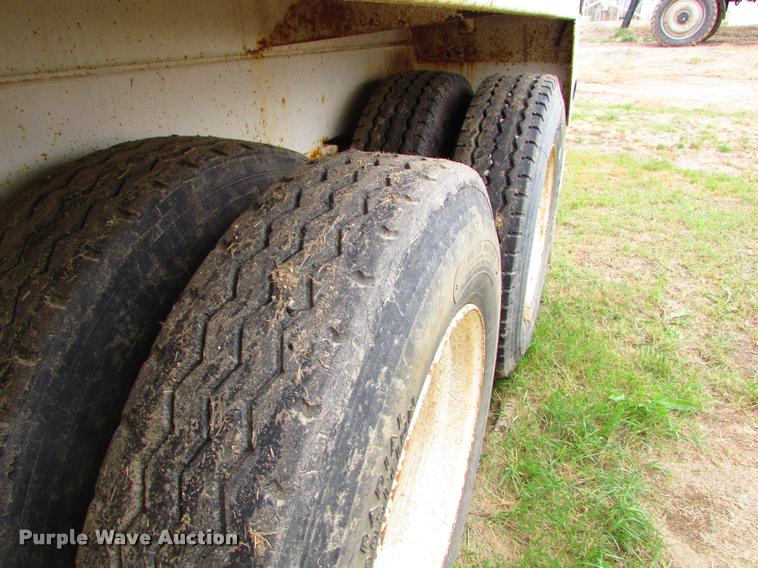 image for item J1627 2012 Dragon 130B vacuum tank trailer